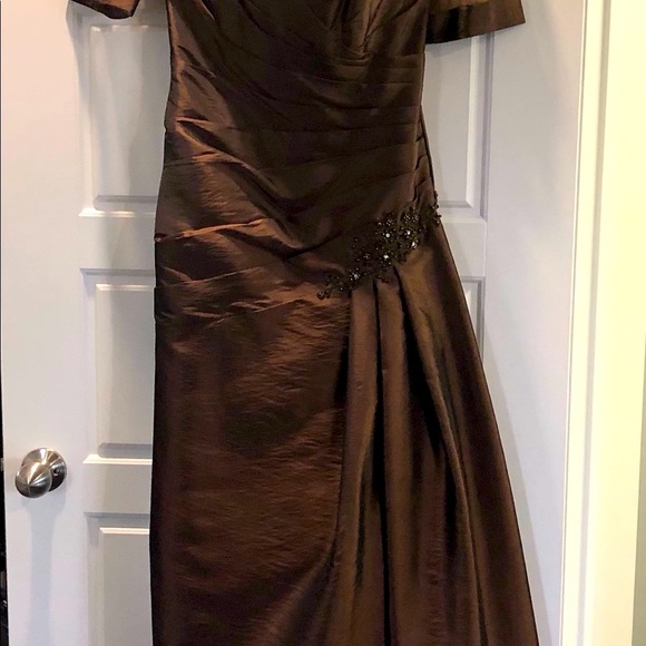 Beautiful Mother of the bride dress! - Picture 8 of 14